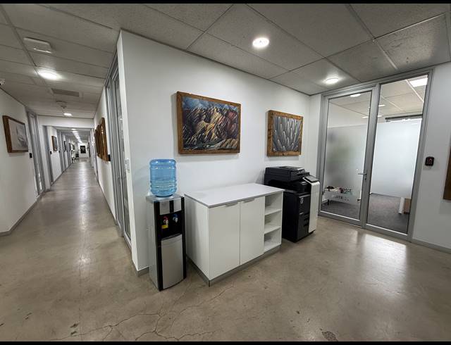 19.40M² OFFICE TO LET IN ROSEBANK